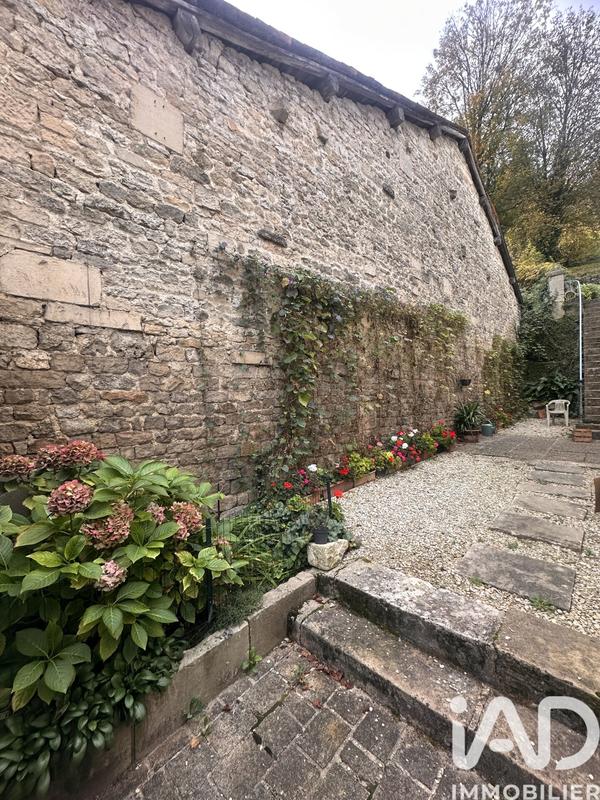 Maison de village - 298 m² - 10 pièces