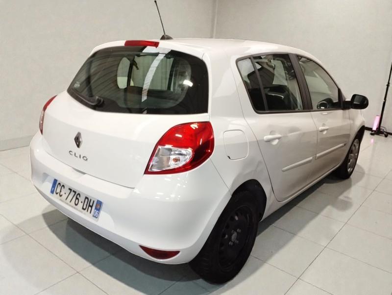 Renault Clio III 1.2 16v 75 Tomtom Live 5p