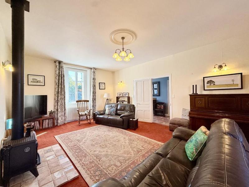 Maison - 480 m² - 19 pièces