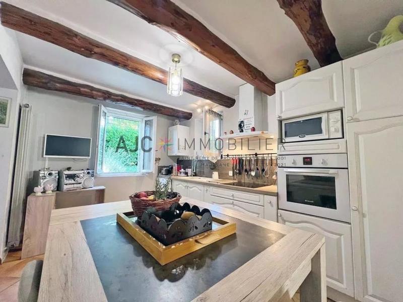 Mas - 253 m² - 8 pièces