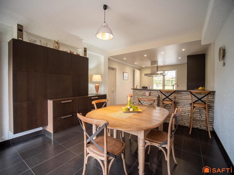 Maison - 260 m² - 5 pièces