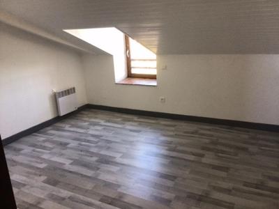 Maison - 305 m² - 12 pièces