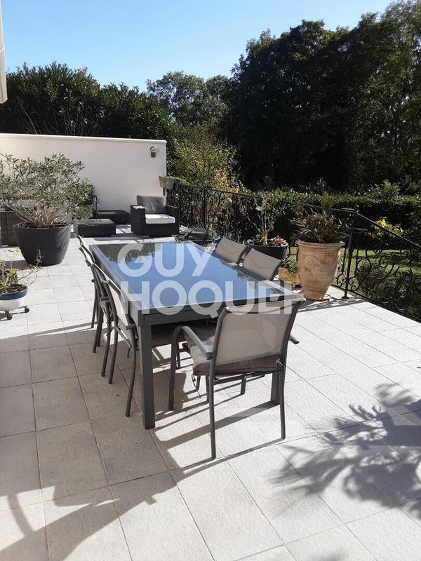 Maison - 200 m² - 7 pièces