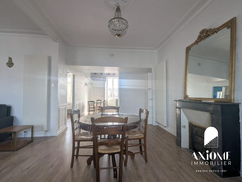 Appartement - 90 m² - 3 pièces