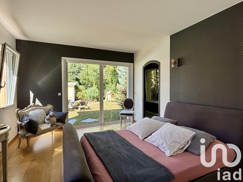 Maison - 240 m² - 7 pièces