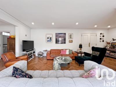 Appartement - 206 m² - 9 pièces