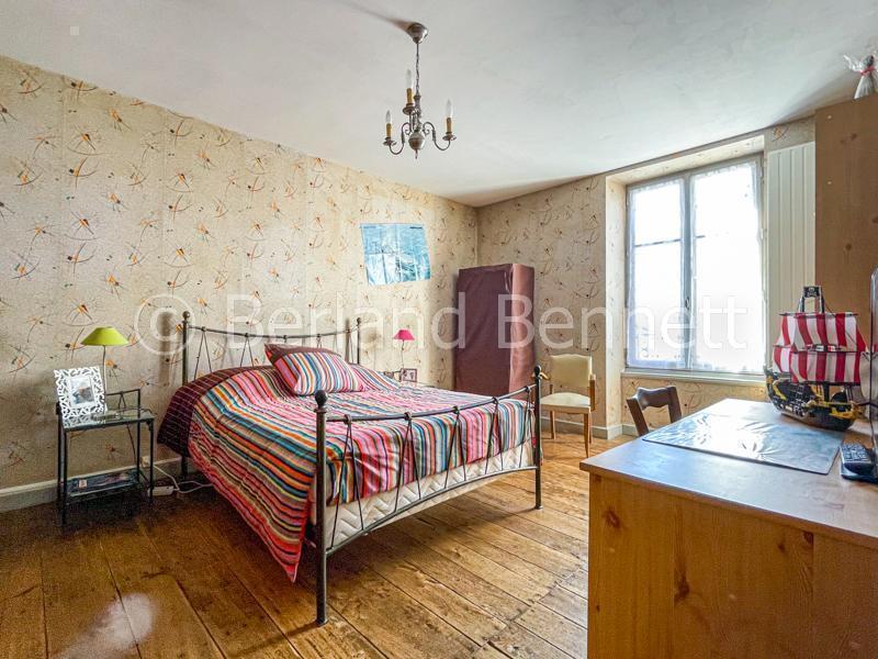 Maison de bourg - 207 m² - 8 pièces