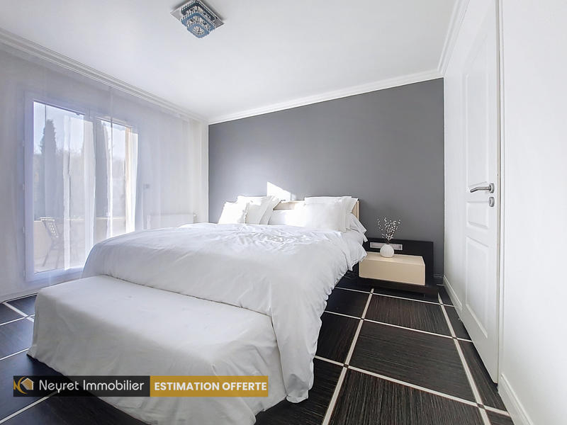 Maison - 181 m² - 8 pièces