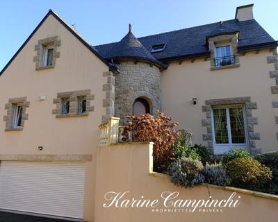 Maison - 283 m² - 6 pièces