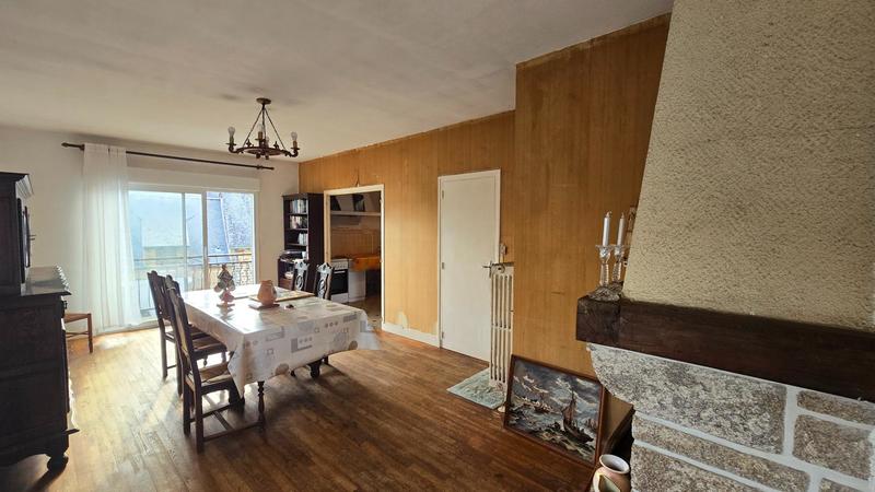 Maison - 168 m² - 9 pièces