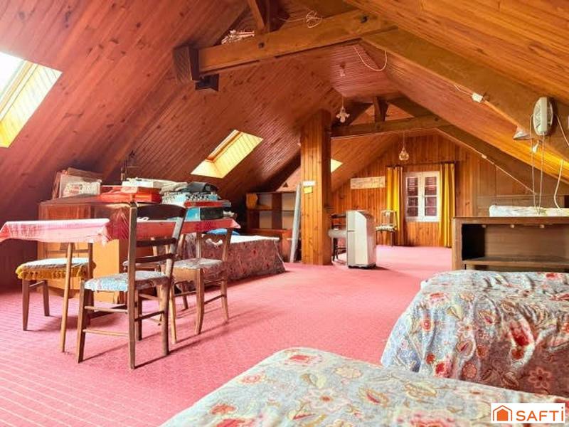 Maison - 168 m² - 10 pièces