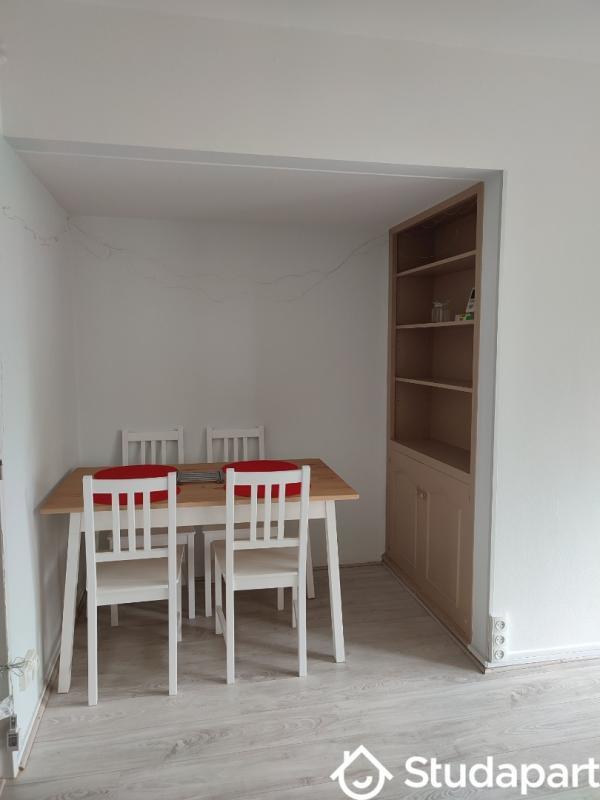 Chambre - 9 m² - 1 pièce