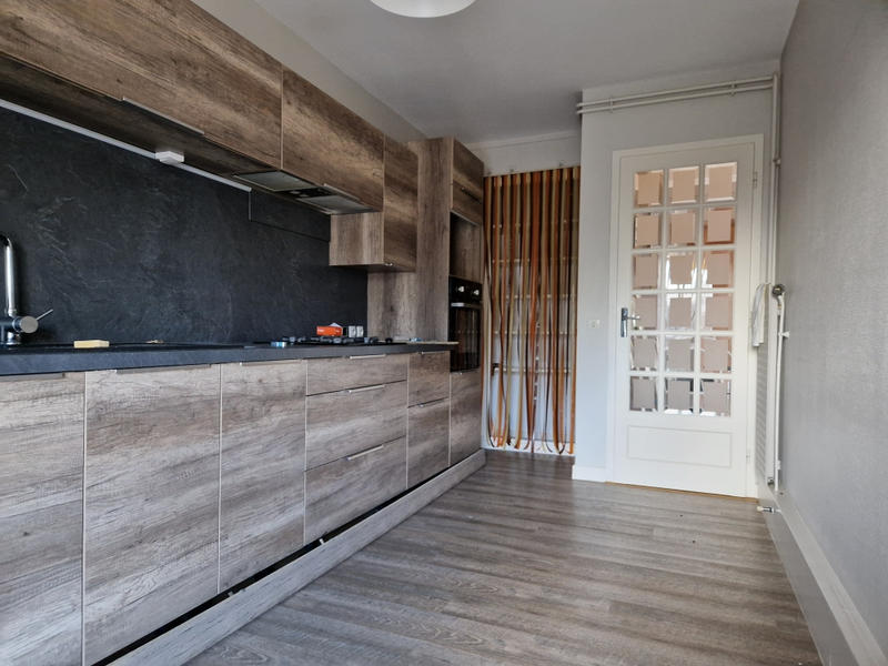 Appartement - 99 m² - 4 pièces