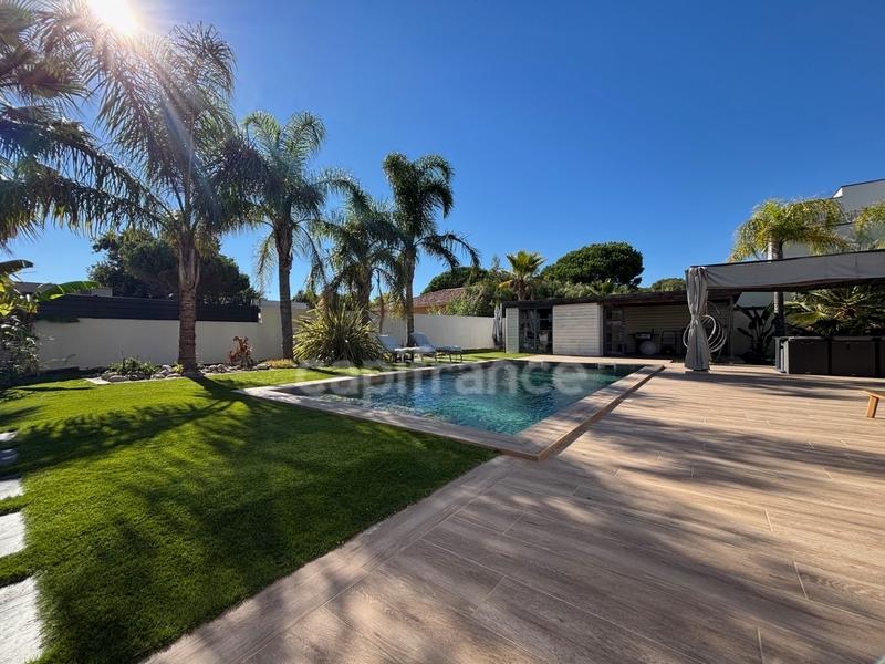 Maison - 200 m² - 6 pièces