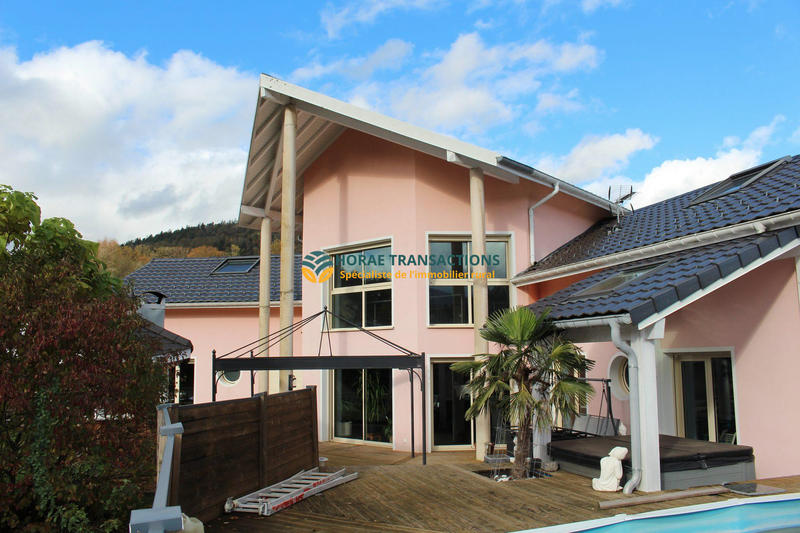 Maison - 327 m² - 9 pièces