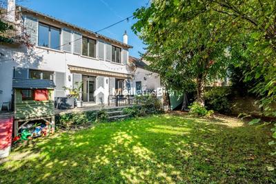 Maison - 140 m² - 8 pièces