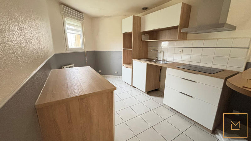 Maison - 90 m² - 5 pièces