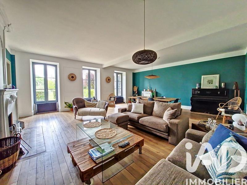 Maison - 262 m² - 7 pièces