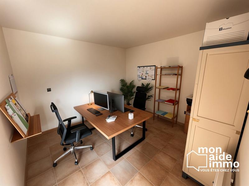 Entrepôt - 327 m²