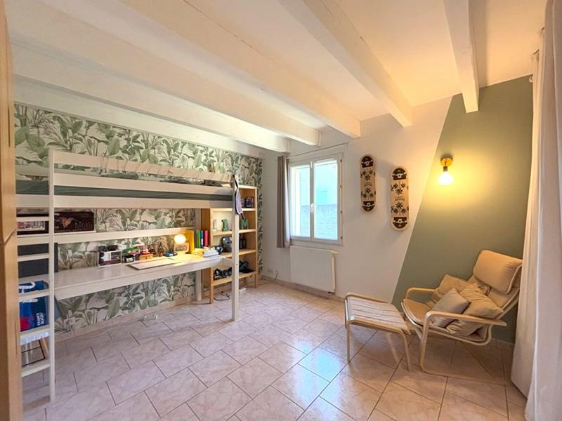 Maison - 170 m² - 9 pièces