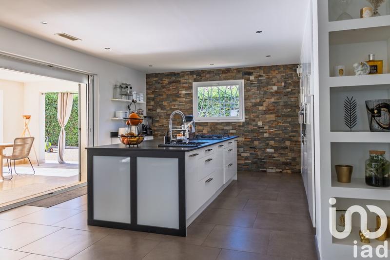 Maison - 198 m² - 6 pièces