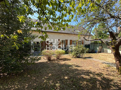 Maison - 210 m² - 8 pièces