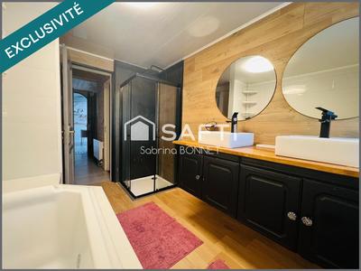 Maison - 180 m² - 8 pièces