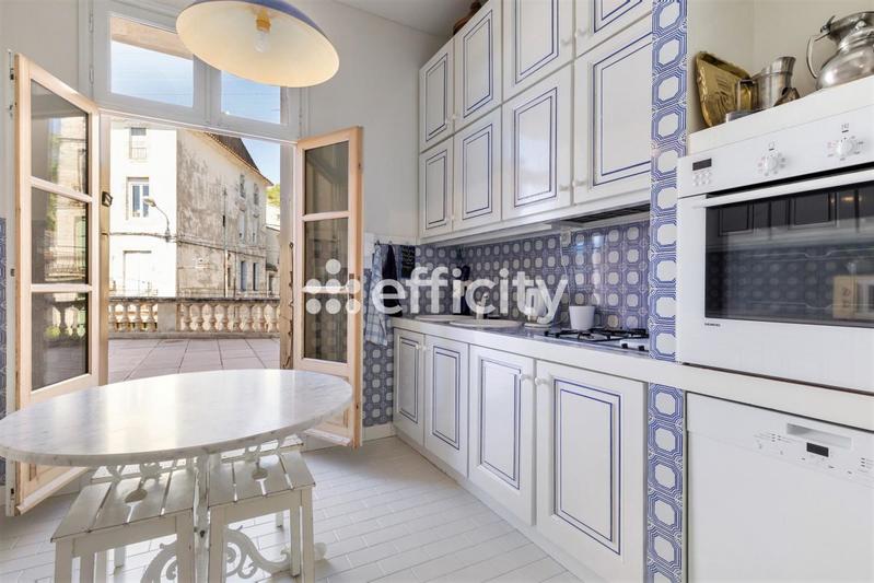 Immeuble - 1 243 m² - 14 pièces