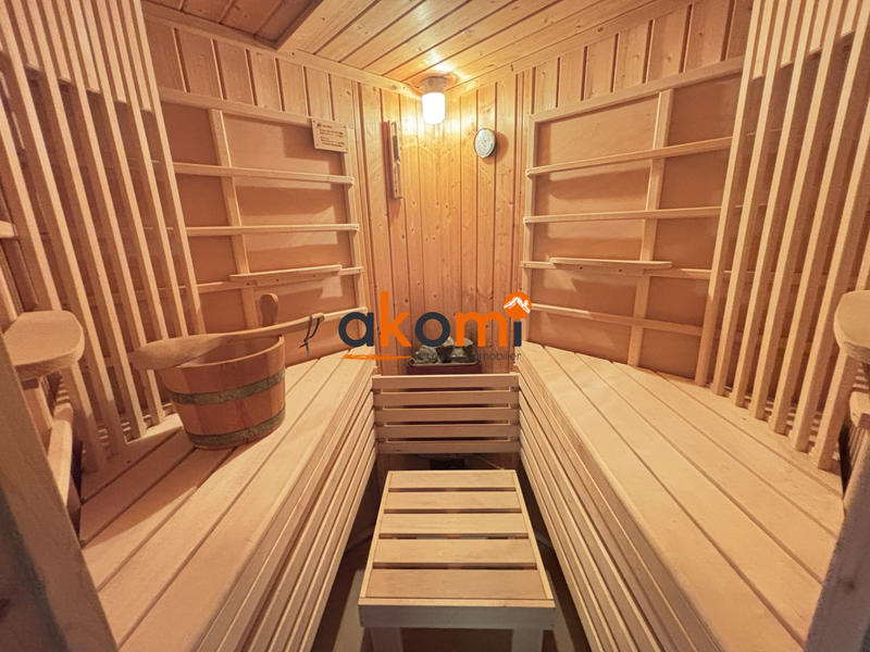 Maison traditionnelle - 241 m² - 10 pièces