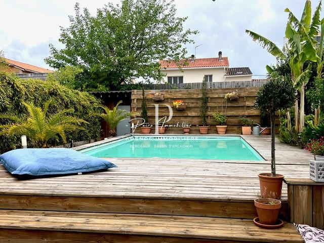 Maison - 183 m² - 7 pièces