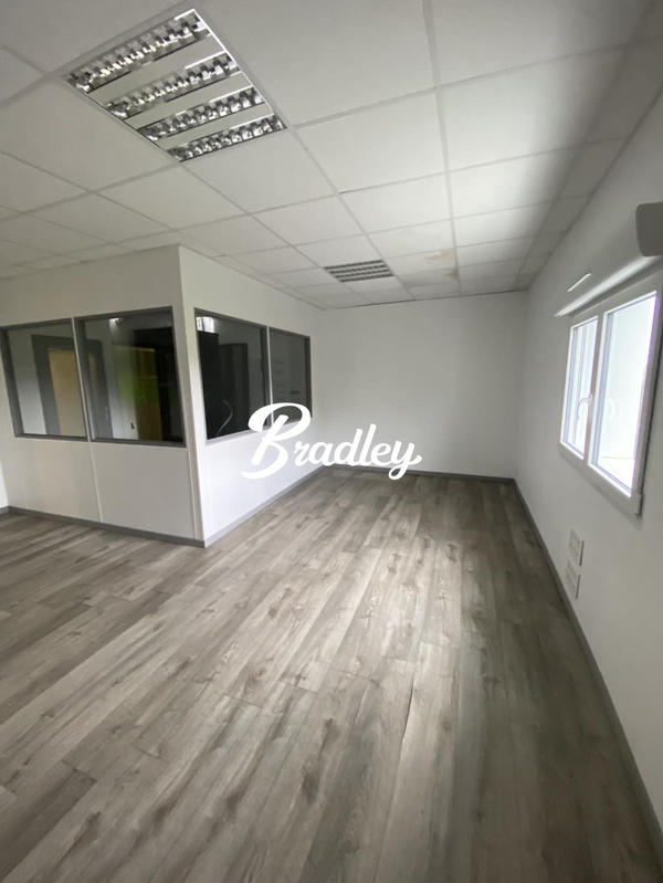 Bureau - 450 m²