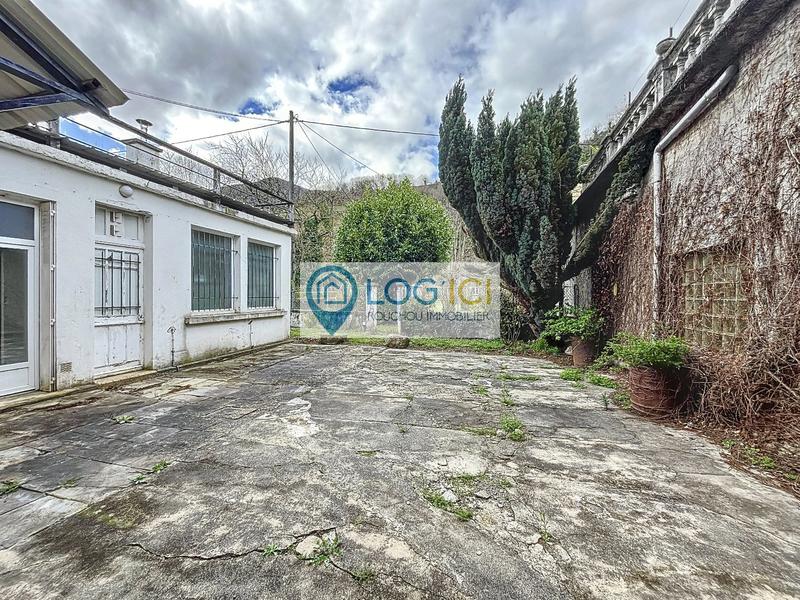 Maison - 205 m² - 8 pièces