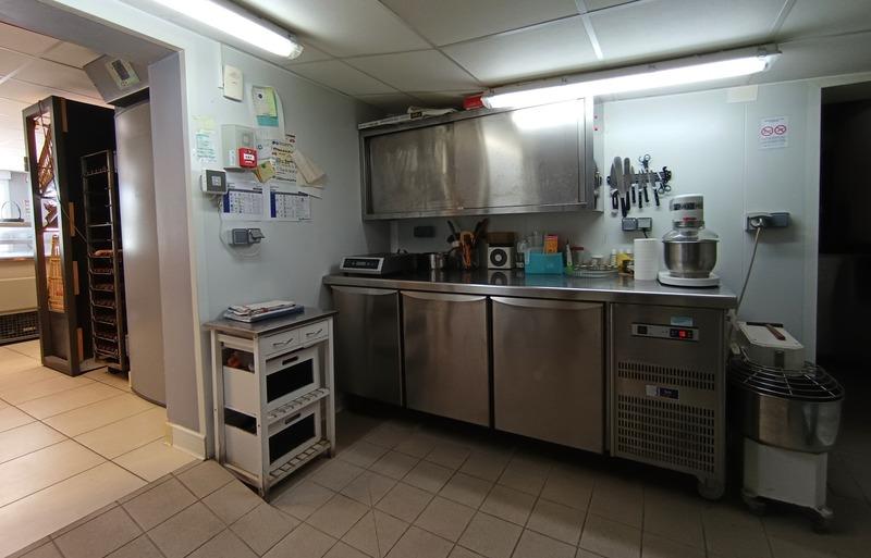 Local commercial - 152 m² - 7 pièces