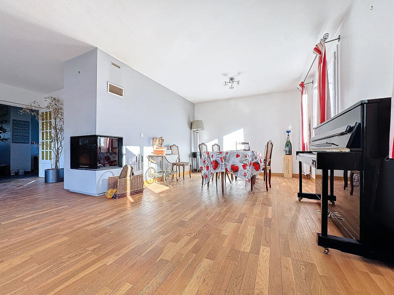 Maison - 183 m² - 8 pièces