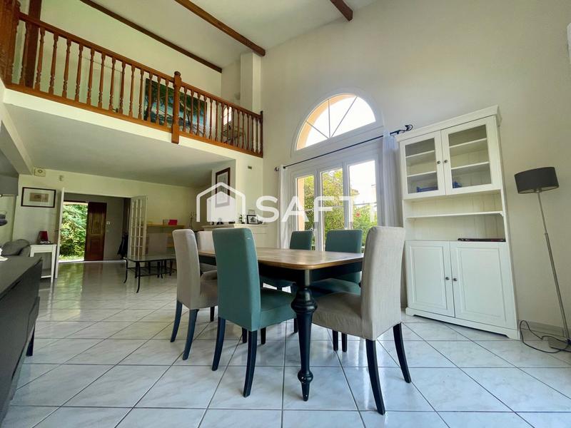 Maison - 195 m² - 8 pièces