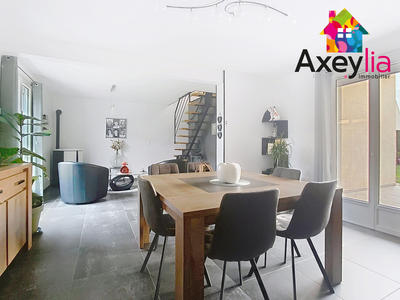 Maison - 105 m² - 5 pièces