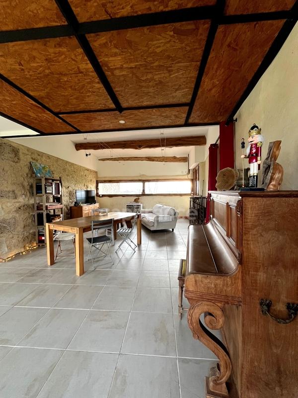 Propriété - 220 m² - 7 pièces