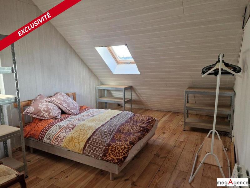 Maison - 225 m² - 9 pièces