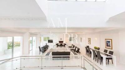 Propriété - 495 m² - 8 pièces