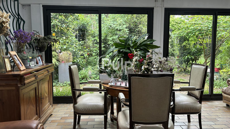 Maison - 197 m² - 8 pièces