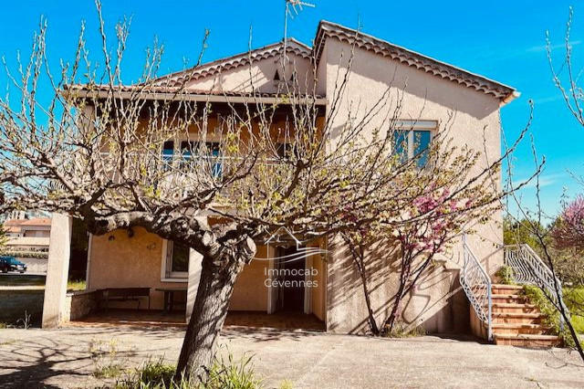 Maison - 103 m² - 4 pièces