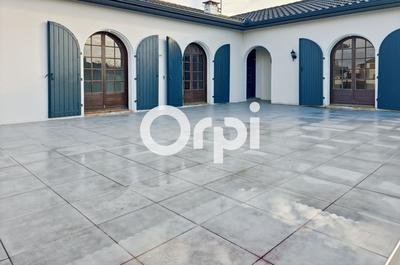 Maison - 160 m² - 5 pièces