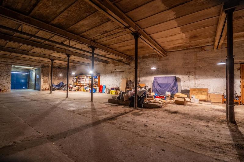 Maison - 210 m² - 7 pièces