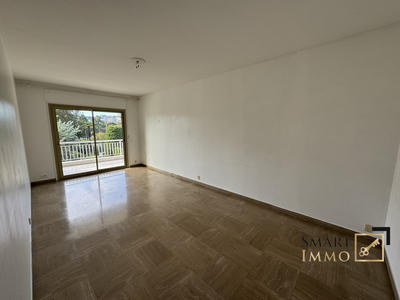 Appartement - 82 m² - 3 pièces