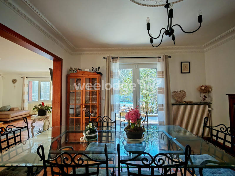 Maison - 262 m² - 10 pièces