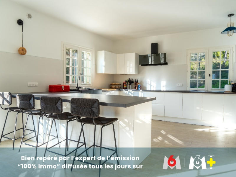 Maison - 345 m² - 10 pièces