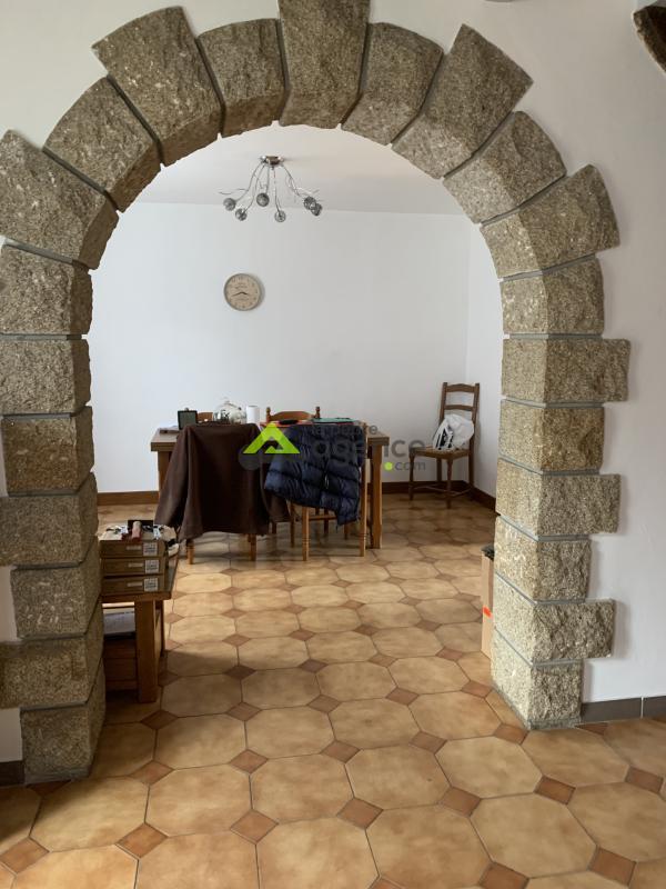 Propriété - 100 m² - 5 pièces