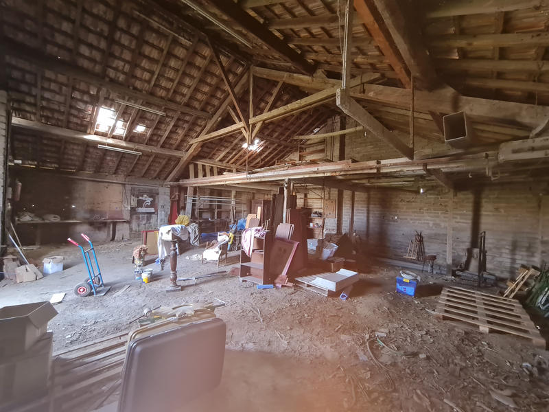 Parking / Garage - 140 m²