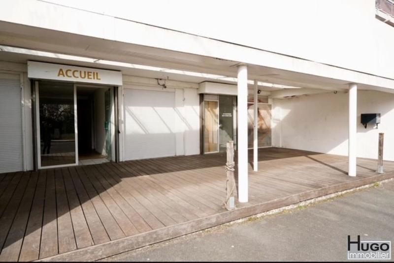 Local commercial - 210 m²