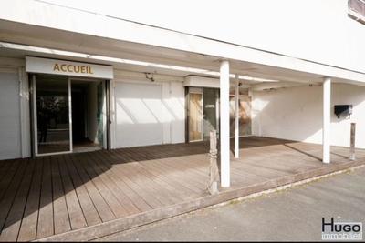 Local commercial - 210 m²